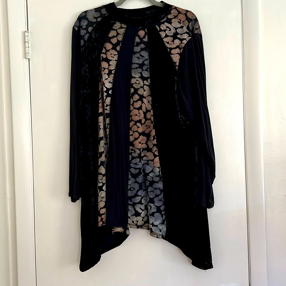 LOGO Lavish by Lori Goldstein Rayon 230 Pieced Velvet Top Black - XL